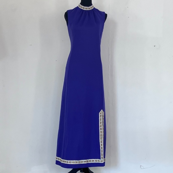 1960s Royal Purple vintage dress with gold and silver metallic threading - Picture 11 of 14